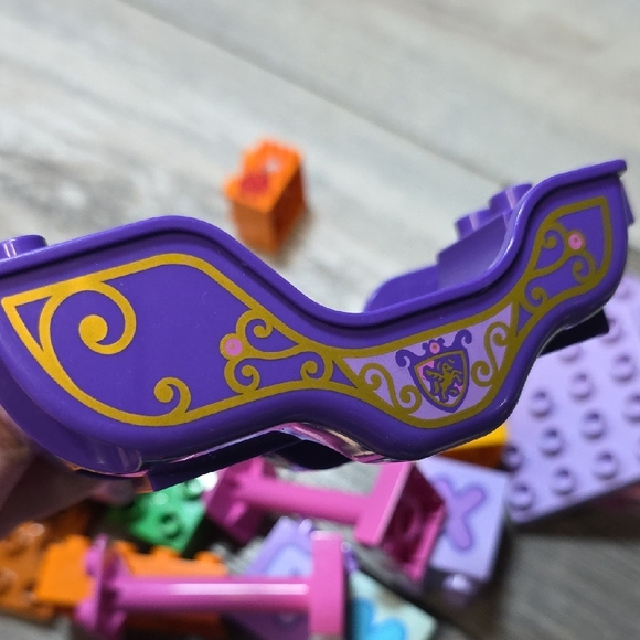 LEGO DUPLO | Girly Disney Princess & Minnie Accessories & Alphabet Letters 26pcs - Picture 8 of 9